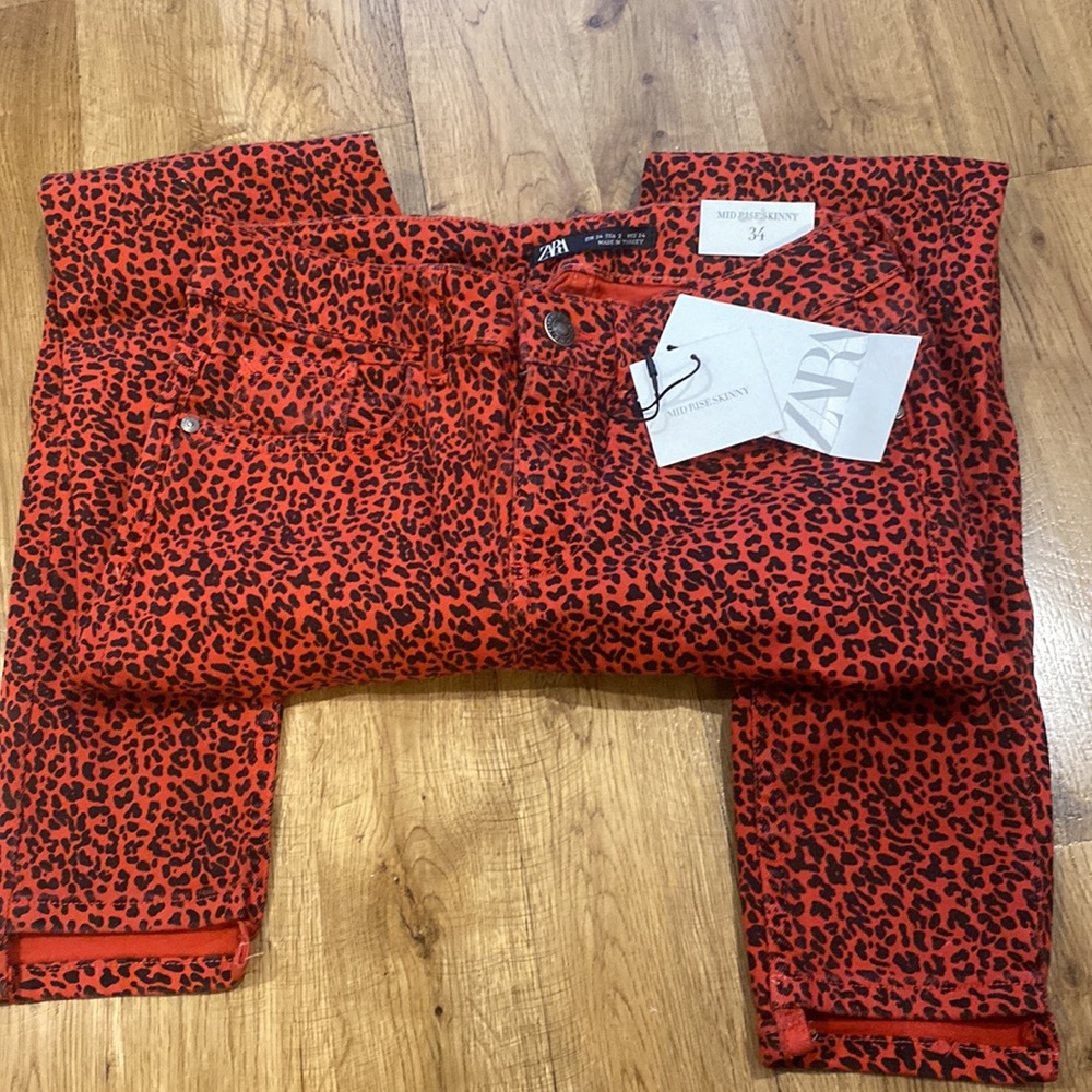 New Zara mid rise skinny, 24
